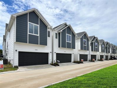 New construction Single-Family house 1594 W Tidwell Road, Houston, TX 77091 - photo 0