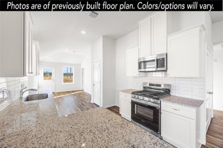 New construction Single-Family house 18728 Loom Dr, Montgomery, TX 77306 plan Bluebonnet - image 4