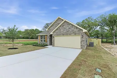 New construction Single-Family house 213 E Bullard St, Weatherford, TX 76086 - image