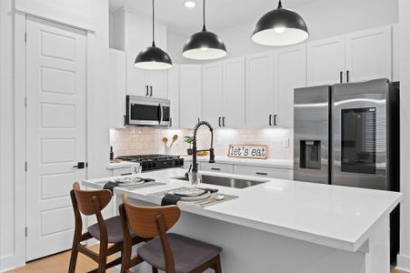 New construction Single-Family house 320 Neyland St, Houston, TX 77022 - image 4