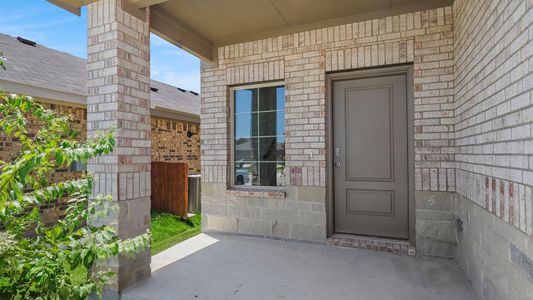 New construction Single-Family house 565 Sterling Thicket Ln, Denton, TX 76259 plan Renae - image 3