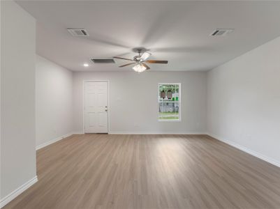 New construction Single-Family house 310 N Orange St, Sweeny, TX 77480 null- photo 4 4