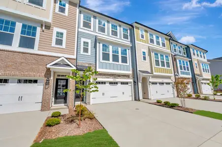 New construction Townhouse house 10044 Secluded Garden Dr, Apex, NC 27523 plan Hyde Park - image