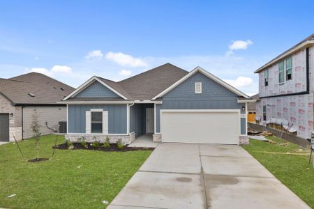 New construction Single-Family house 176 Wind Hl, Jarrell, TX 76537 plan Young - image