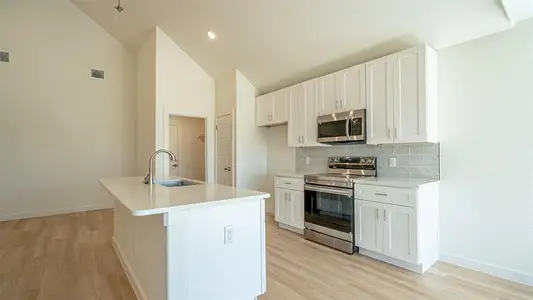 New construction Single-Family house 924 Bosque River Dr, Granbury, TX 76048 - image