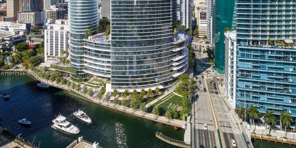 New construction Condo house 99 Se 5Th, Unit 7102, Miami, FL 33131 - image