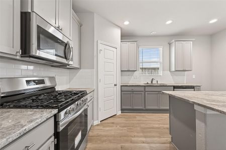 New construction Single-Family house 533 Stone Placa Trl, Brookshire, TX 77423 - image 8