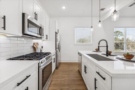 New construction Single-Family house 5622 Azores, Houston, TX 77091 - image 19