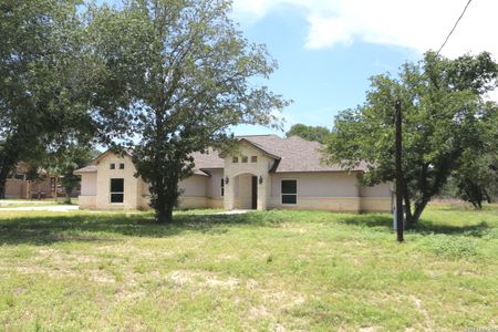 New construction Single-Family house 193 Oak Fields Dr, Floresville, TX 78114 - image