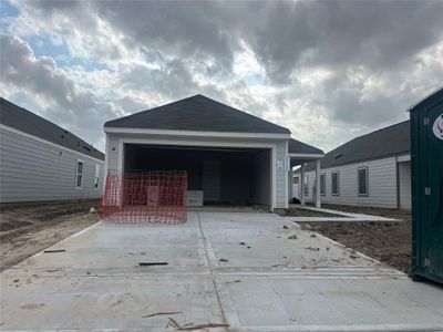 New construction Single-Family house 8108 Alpine Bearberry Drive, Houston, TX 77016 - photo 0