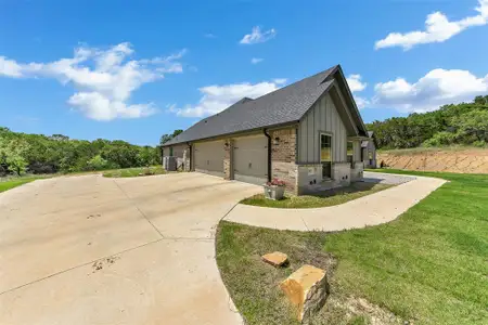 New construction Single-Family house 2033 Bedford Ct, Weatherford, TX 76088 - image