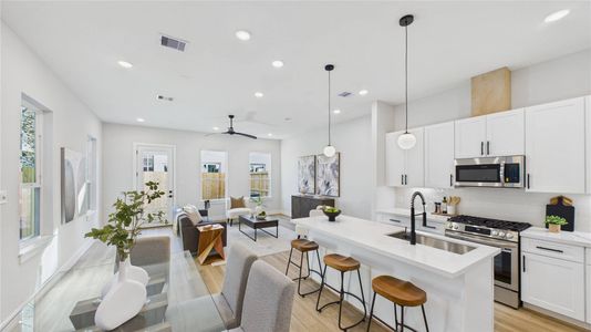 New construction Single-Family house 5027 Golden Forest Dr, Unit C, Houston, TX 77091 - image 8