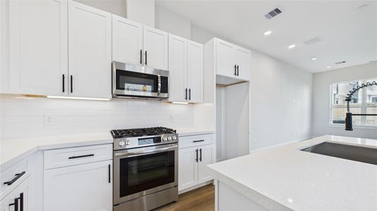 New construction Single-Family house 5032 Creekmont Dr, Houston, TX 77091 - image 9