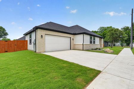 New construction Single-Family house 108 Griffin St, Waxahachie, TX 75165 - image