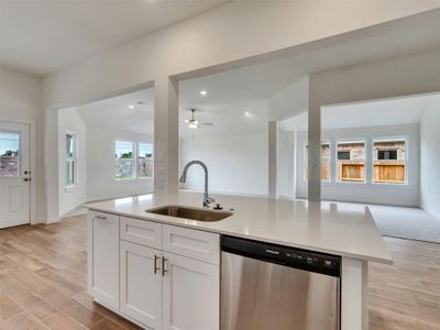New construction Single-Family house 3222 Emerald Hills Dr, Angleton, TX 77515 - image 6