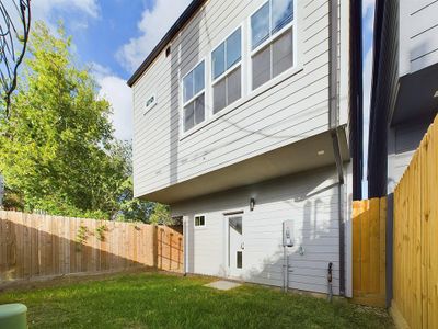 New construction Single-Family house 3006 Jensen Springs Lane, Houston, TX 77026 - photo 24 24