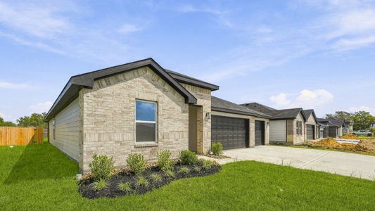 New construction Single-Family house 115 Wildflower Ln, Dayton, TX 77535 plan Courtland - image