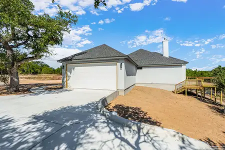 New construction Single-Family house 319 Serenity, Spring Branch, TX 78070 - image