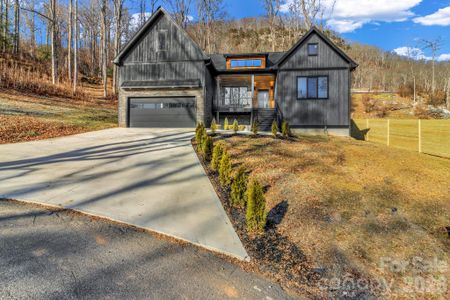 New construction Single-Family house 63 Winding Ridge Rd, Fairview, NC 28711 - image
