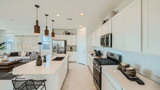 New construction Single-Family house 9756 W Cheery Lynn Rd, Phoenix, AZ 85037 Ironwood Plan 3518- photo 4 4