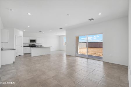 New construction Single-Family house 1136 W Castle Dr, Casa Grande, AZ 85122 Dean- photo 3 3