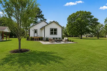 New construction Single-Family house 204 S Anderson St, Bremond, TX 76629 - image