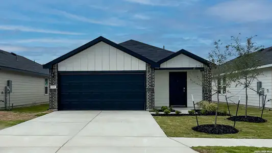 New construction Single-Family house 1247 Avery Ranch Dr, New Braunfels, TX 78130 plan The Caprock - image