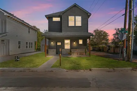 New construction Single-Family house 612 N Robinson St, Cleburne, TX 76031 - image