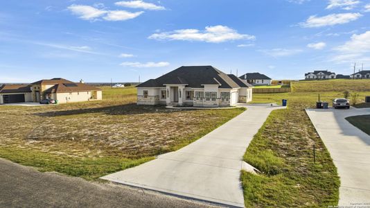 New construction Single-Family house 136 Summer Mdw, La Vernia, TX 78121 - image