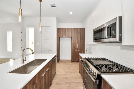New construction Single-Family house 13109 Moncloa Dr, Houston, TX 77047 - image 9