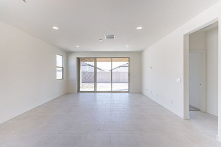 New construction Single-Family house 221 S 241St Dr, Buckeye, AZ 85326 Castillo Series - Clover- photo 18 18