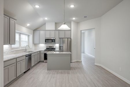 New construction Single-Family house 15034 Baikal Teal Ter, Magnolia, TX 77354 plan The Davenport - image 5