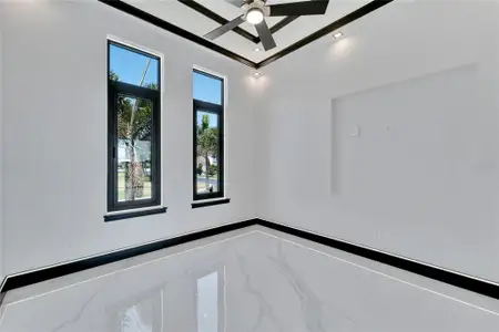 New construction Single-Family house 517 Treviso Dr, Apollo Beach, FL 33572 null- photo 13 13