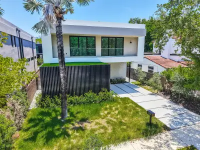 New construction Single-Family house 125 Sw 29Th Rd, Miami, FL 33129 - image