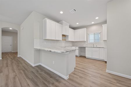 New construction Single-Family house 304 Emerald Thicket Ln, Huffman, TX 77336 - image 8