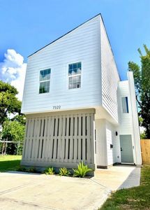 New construction Single-Family house 7322 Laredo St, Houston, TX 77020 - image