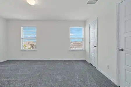 New construction Single-Family house 10446 Canard Crst, Converse, TX 78109 - image 20