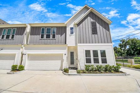 New construction Single-Family house 5935 Beall St, Unit D, Houston, TX 77091 - image