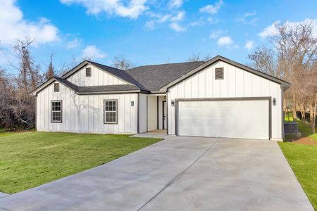 New construction Single-Family house 137 Puu Waa Waa Ln, Bastrop, TX 78602 null- photo 1 1