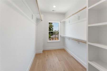 New construction Single-Family house 1318 E 32Nd 1/2 St, Houston, TX 77022 - image