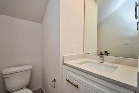 New construction Single-Family house 2104 Diagonal Ln, Houston, TX 77051 - image 3