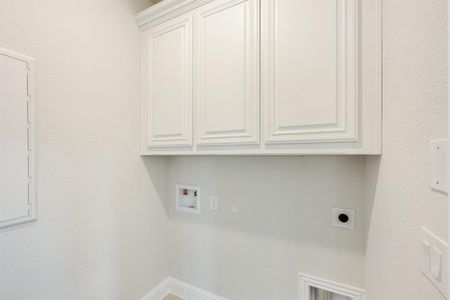 New construction Single-Family house 8513 Lavon Ln, Denton, TX 76226 Dewberry II- photo 8 8