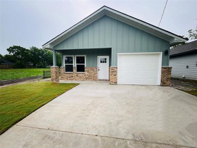 New construction Single-Family house 817 Sayle Street, Greenville, TX 75401 - photo 0