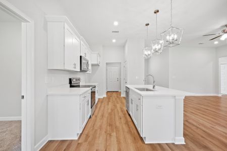 New construction Single-Family house 6116 Mildred'S Wy, Crestview, FL 32539 plan Sierra - image 8