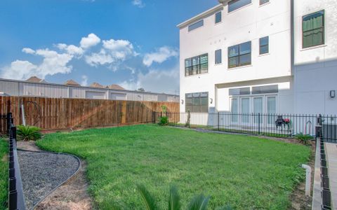 New construction Single-Family house 1653 Bingle Rd, Houston, TX 77055 - image 9