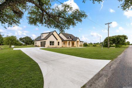 New construction Single-Family house 1438 Bottle Springs Rd, Bandera, TX 78003 - image