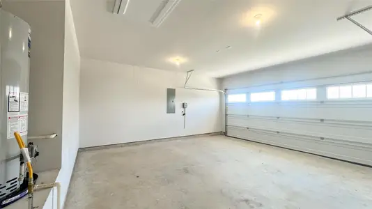 New construction Single-Family house 8034 Wandering Glider Dr, Fulshear, TX 77441 - image 10