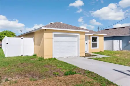 New construction Single-Family house 317 Courtland St, Auburndale, FL 33823 - image