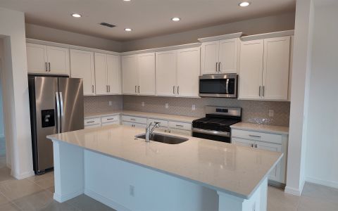 New construction Single-Family house 6888 Spanish Imperial St, Howey-in-the-Hills, FL 34737 plan Gilchrist - image 9