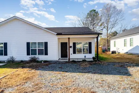New construction Duplex house 903 W Anderson St, Unit 1/2, Selma, NC 27576 - image